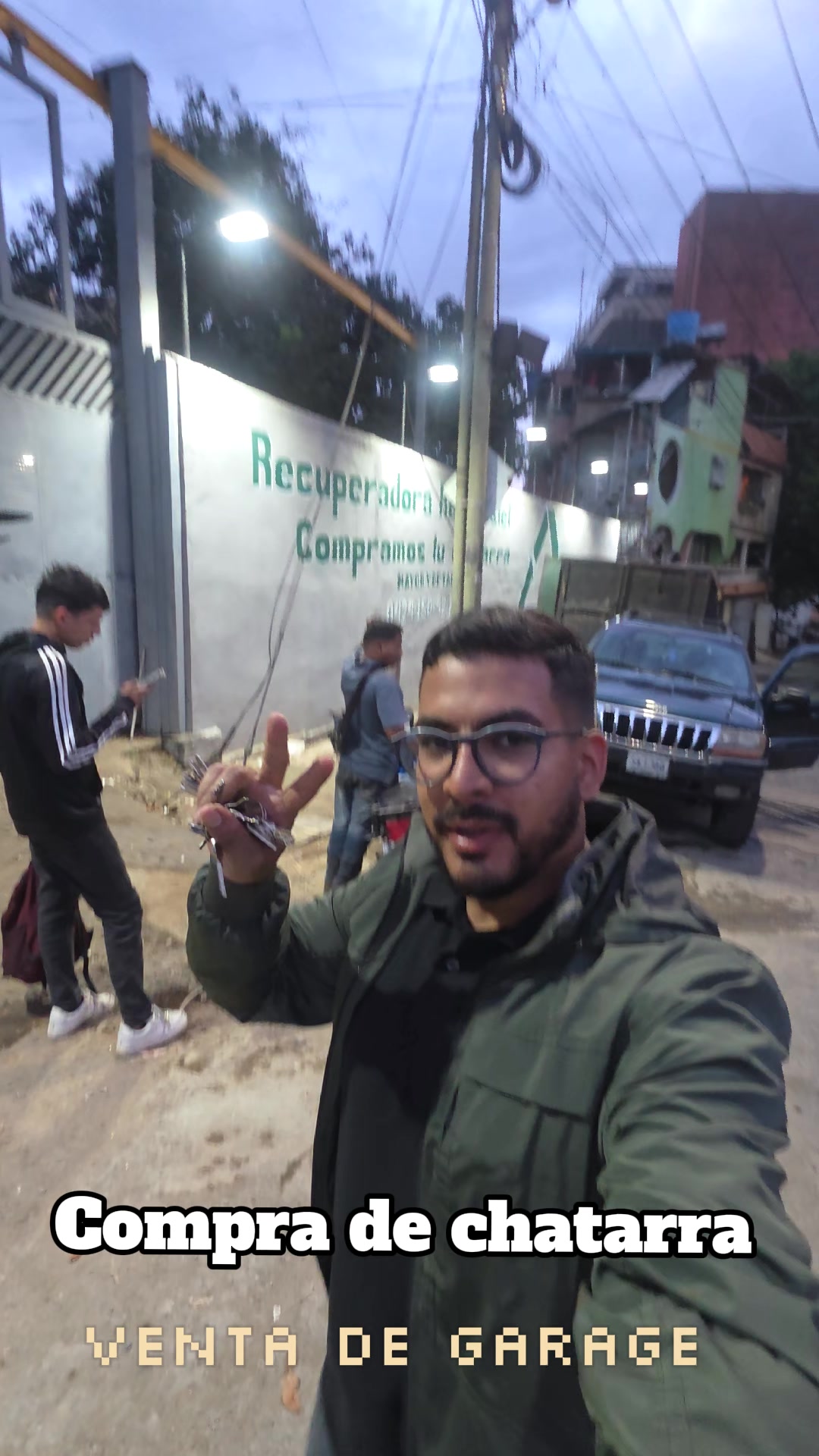 Patio de recuperadora Reciclasiel con metales organizados